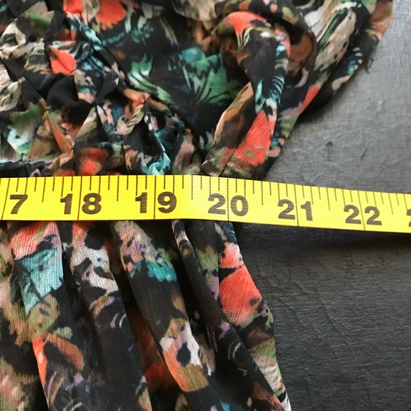 Jessica Simpson floral peasant blouse - Picture 4 of 8